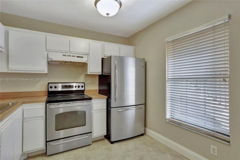 Condominio en venta en Coral Springs, Florida, 2 dormitorios, 78.97 m2 № 908849 - foto 10
