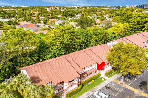 Condominio en venta en Coral Springs, Florida, 2 dormitorios, 78.97 m2 № 908849 - foto 3