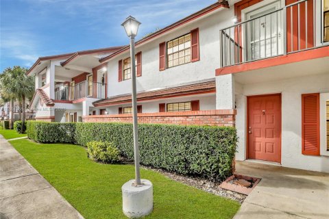 Condominio en venta en Coral Springs, Florida, 2 dormitorios, 78.97 m2 № 908849 - foto 1