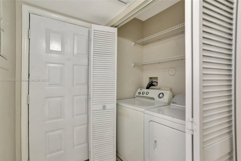 Condominio en venta en Coral Springs, Florida, 2 dormitorios, 78.97 m2 № 908849 - foto 13