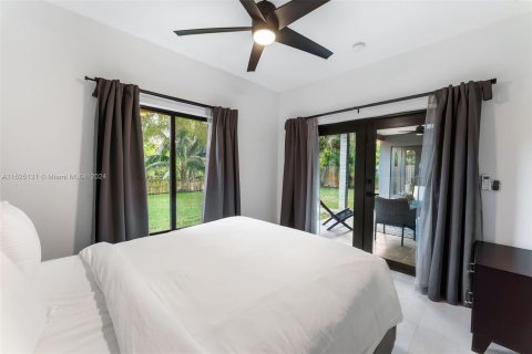 Casa en venta en Wilton Manors, Florida, 4 dormitorios, 147.06 m2 № 986544 - foto 16