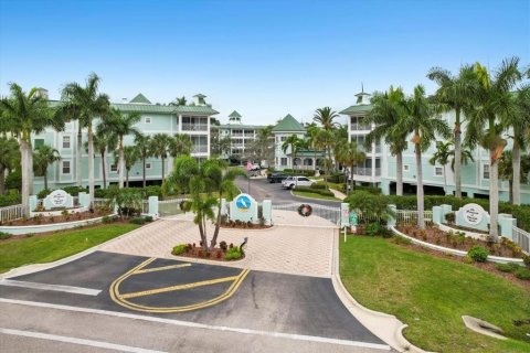 Condominio en venta en Port Charlotte, Florida, 3 dormitorios, 163.42 m2 № 864410 - foto 1