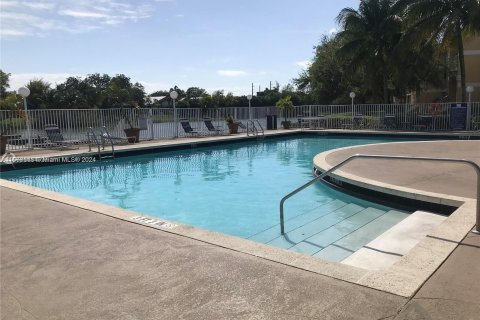 Copropriété à vendre à Oakland Park, Floride: 1 chambre, 77.48 m2 № 1381841 - photo 13