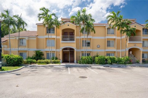 Condominio en venta en Oakland Park, Florida, 1 dormitorio, 77.48 m2 № 1381841 - foto 1