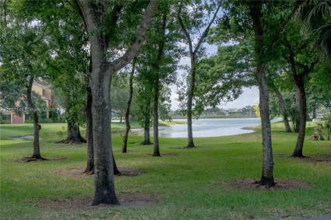 Copropriété à vendre à Oakland Park, Floride: 1 chambre, 77.48 m2 № 1381841 - photo 17