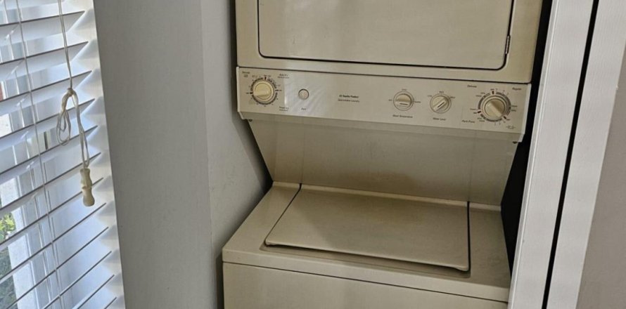 Таунхаус в Уэст-Палм-Бич, Флорида 2 спальни, 93.65м2 № 1098918