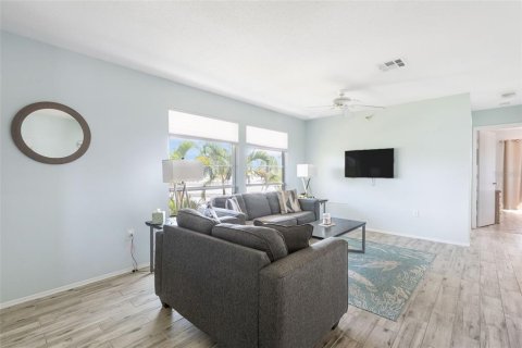 Condo in Englewood, Florida, 2 bedrooms  № 1374429 - photo 7