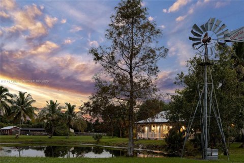 Villa ou maison à vendre à Coconut Creek, Floride: 4 chambres, 240.25 m2 № 841614 - photo 2