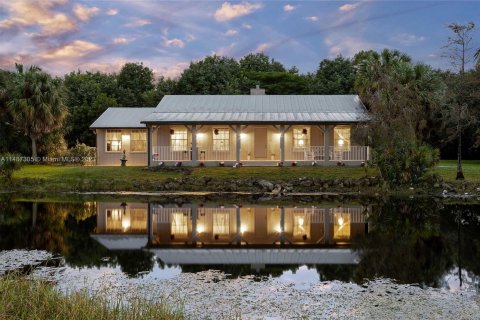 Casa en venta en Coconut Creek, Florida, 4 dormitorios, 240.25 m2 № 841614 - foto 1