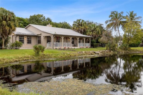Casa en venta en Coconut Creek, Florida, 4 dormitorios, 240.25 m2 № 841614 - foto 4