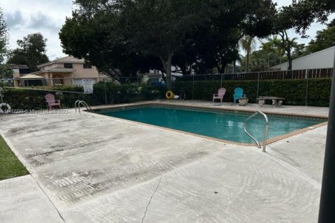 Townhouse in Hollywood, Florida 2 bedrooms, 149.76 sq.m. № 841610 - photo 13