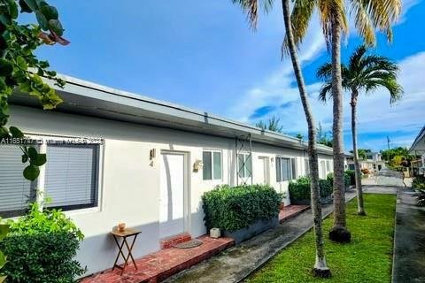 House in Miami Beach, Florida 1 bedroom, 72.46 sq.m. № 1345136 - photo 12