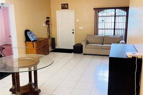 Casa en venta en Fort Lauderdale, Florida, 3 dormitorios № 1345172 - foto 4