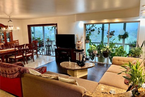 Condo in Hollywood, Florida, 3 bedrooms  № 1345173 - photo 4