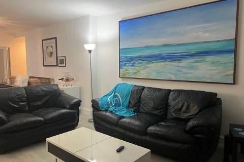 Condo in Sunny Isles Beach, Florida, 1 bedroom  № 1345135 - photo 12