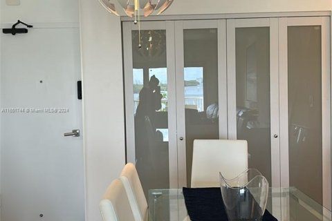 Condominio en alquiler en Sunny Isles Beach, Florida, 1 dormitorio, 70.79 m2 № 1345135 - foto 6