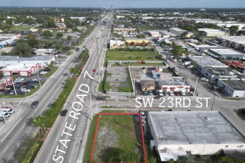 Terrain à vendre à Hollywood, Floride № 970279 - photo 3