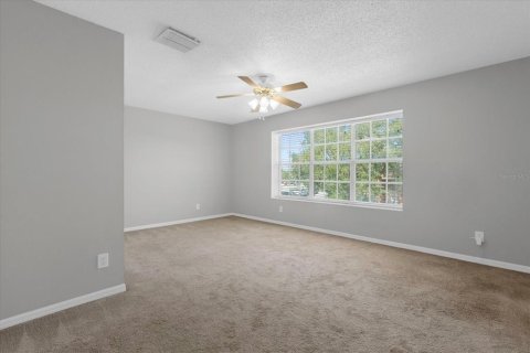 House in Orlando, Florida 5 bedrooms, 257.9 sq.m. № 1349146 - photo 23