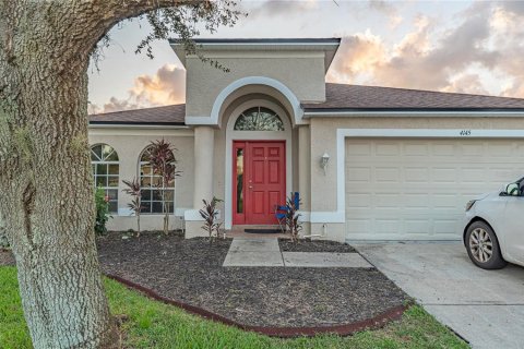 House in Wesley Chapel, Florida 4 bedrooms, 183.95 sq.m. № 1374027 - photo 2