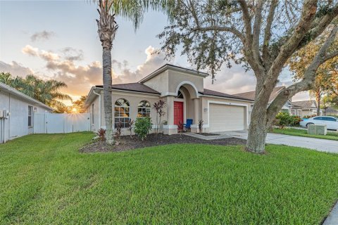 House in Wesley Chapel, Florida 4 bedrooms, 183.95 sq.m. № 1374027 - photo 4