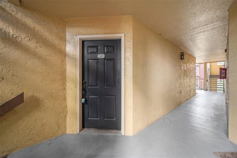 Condo in Orlando, Florida, 2 bedrooms  № 1288295 - photo 2