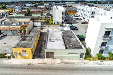 Immobilier commercial à vendre à Hialeah, Floride № 860031 - photo 2