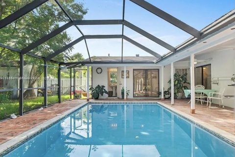 Villa ou maison à vendre à Cutler Bay, Floride: 3 chambres, 165.18 m2 № 858192 - photo 15