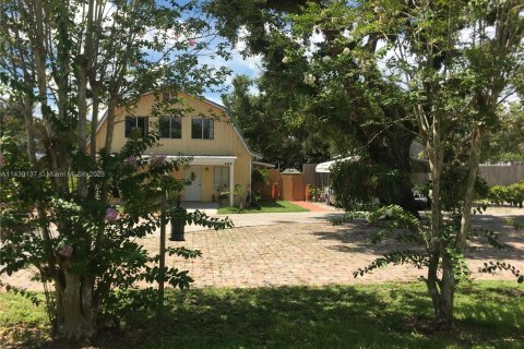 Купить коммерческую недвижимость в Лабель, Флорида № 677483 - фото 3