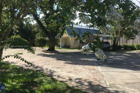 Immobilier commercial à vendre à LaBelle, Floride № 677483 - photo 6
