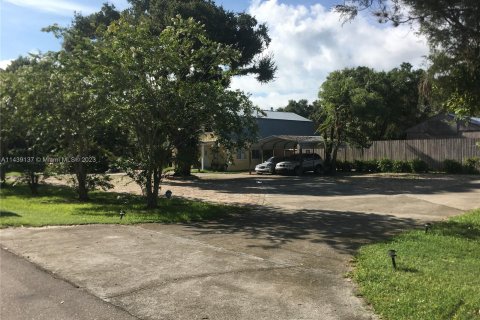Immobilier commercial à vendre à LaBelle, Floride № 677483 - photo 5