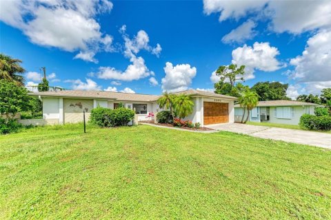 Villa ou maison à vendre à Port Charlotte, Floride: 3 chambres, 152.27 m2 № 1341979 - photo 4