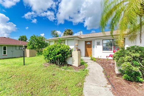 House in Port Charlotte, Florida 3 bedrooms, 152.27 sq.m. № 1341979 - photo 2