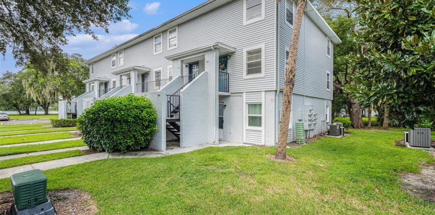 Condo in Tampa, Florida, 2 bedrooms  № 1341976