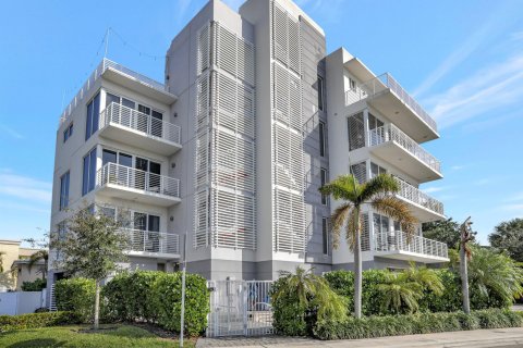 Condominio en venta en Deerfield Beach, Florida, 2 dormitorios, 112.69 m2 № 815268 - foto 2
