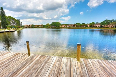 Condo in Coconut Creek, Florida, 2 bedrooms  № 996456 - photo 15