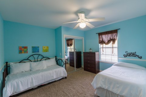 House in Vero Beach, Florida 7 bedrooms, 388.7 sq.m. № 996458 - photo 2