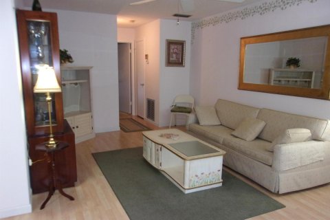 Condo in Stuart, Florida, 1 bedroom  № 756860 - photo 20