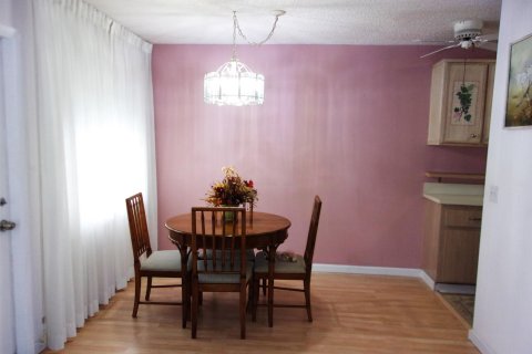 Condo in Stuart, Florida, 1 bedroom  № 756860 - photo 19