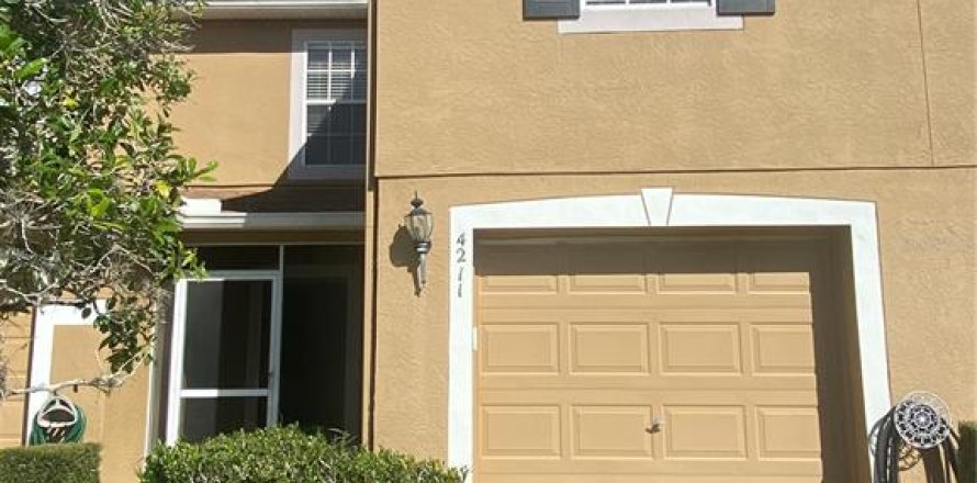 Townhouse in Land O' Lakes, Florida 3 bedrooms, 142.7 sq.m. № 1337708