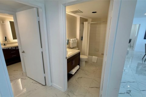 Condo in Sunny Isles Beach, Florida, 3 bedrooms  № 1406194 - photo 24