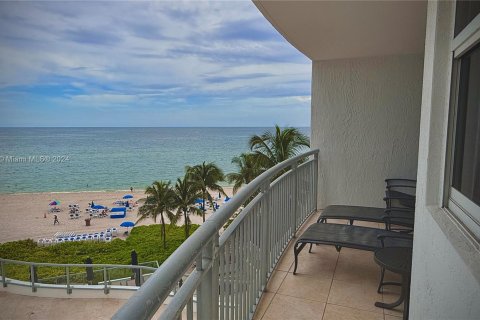 Condo in Sunny Isles Beach, Florida, 3 bedrooms  № 1406194 - photo 21