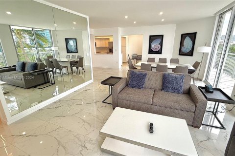 Condo in Sunny Isles Beach, Florida, 3 bedrooms  № 1406194 - photo 12