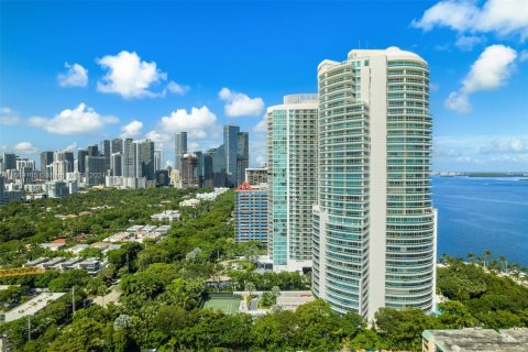 Condo in Miami, Florida, 2 bedrooms  № 1406155 - photo 1