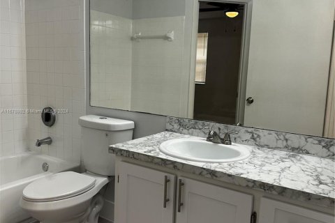 Condo in Hialeah, Florida, 1 bedroom  № 1406293 - photo 27