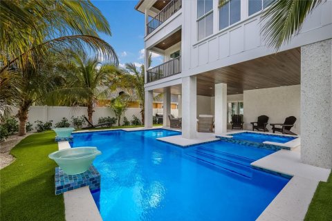 House in Bradenton Beach, Florida 7 bedrooms, 303.33 sq.m. № 957717 - photo 6
