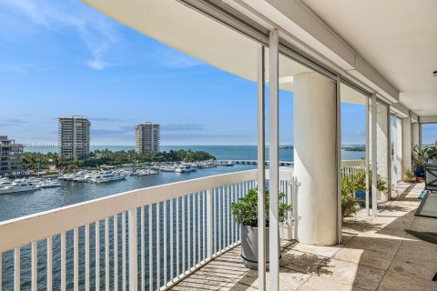 Condo in Miami, Florida, 2 bedrooms  № 1355287 - photo 23