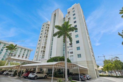 Copropriété à vendre à Miami, Floride: 2 chambres, 284.28 m2 № 1355287 - photo 4