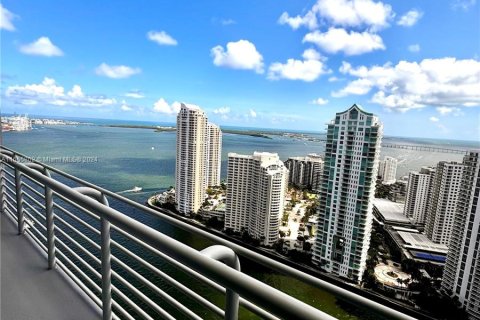 Condominio en alquiler en Miami, Florida, 1 dormitorio, 80.64 m2 № 1355333 - foto 1