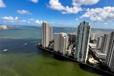 Condominio en alquiler en Miami, Florida, 1 dormitorio, 80.64 m2 № 1355333 - foto 2