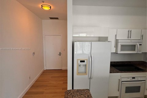 Condominio en alquiler en Miami, Florida, 1 dormitorio, 80.64 m2 № 1355333 - foto 12